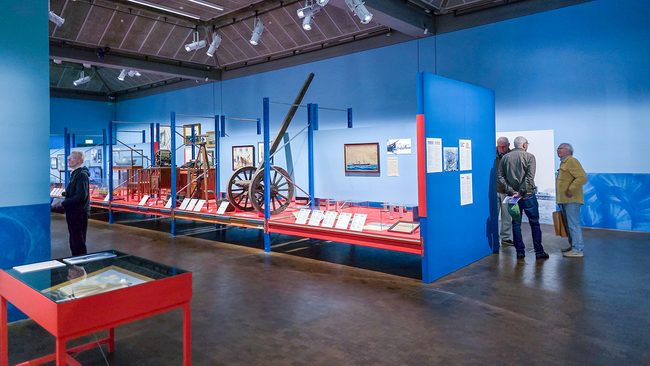 Utställningen 100 år av sjöfart visas på Dunkers kulturhus i Helsingborg.